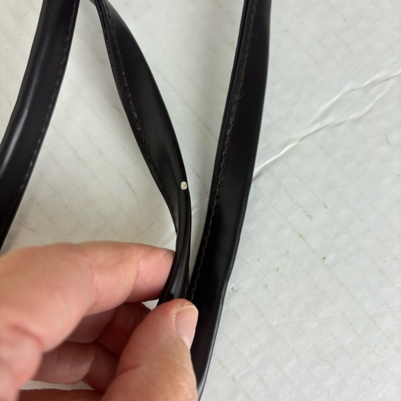 Beijo Paris Convertible Backpack/shoulder Bag-Brown patent and chocolate - Picture 4 of 15